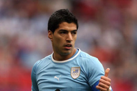 Suárez é punido por mordida em jogo e está fora da Copa