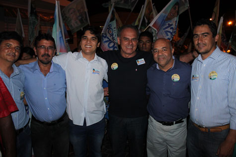 Eleições 2014: Vítor Bonfim e Erivelton Santana inauguram comitê em Brumado