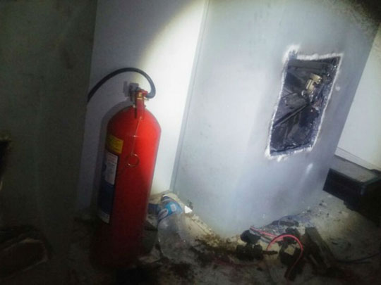 Homens armados amarram vigilante e arrombam caixas eletrônicos em Vitória da Conquista