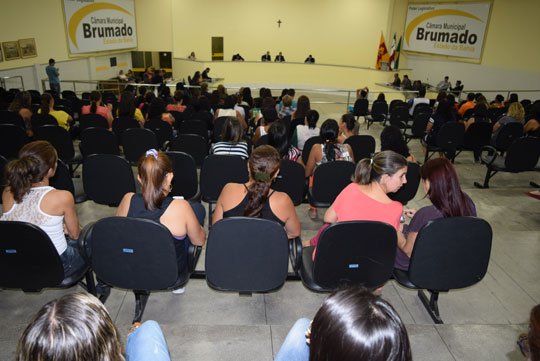 Brumado: Plano de carreira e reajuste dos professores passa por primeira votação no legislativo