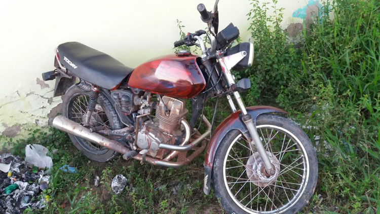 Motocicleta furtada é recuperada pela polícia em Barra da Estiva
