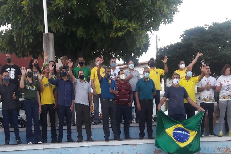 Brumado: Evangélicos realizam culto e orações em praça pública no 07 de setembro