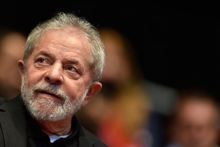 Sérgio Moro rejeita decisão de desembargador do TRF-4 e manda PF não soltar Lula