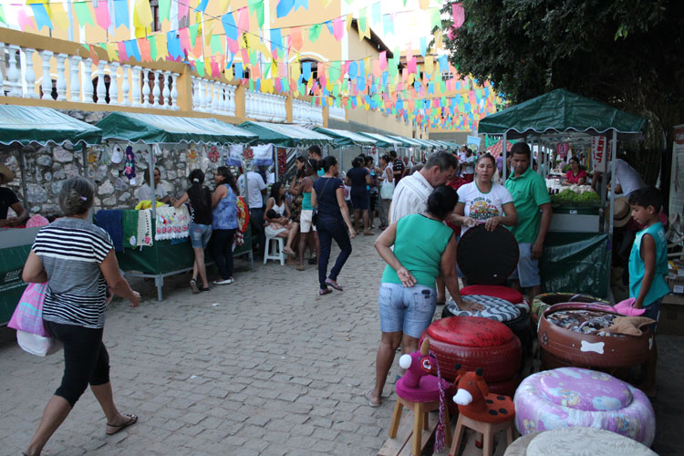 Feira de Agricultura Familiar e Economia Solidária é realizada em Brumado