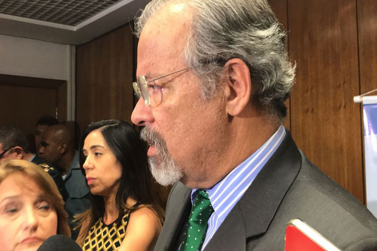 Ministro da Defesa diz que sistema de segurança do Brasil está 'falido'
