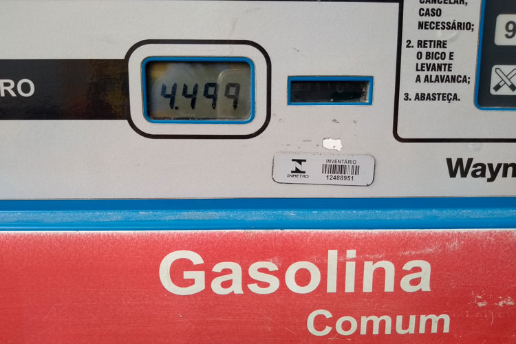 Gasolina sofre 3º aumento em duas semanas e valor médio chega a R$ 4,499 em Brumado