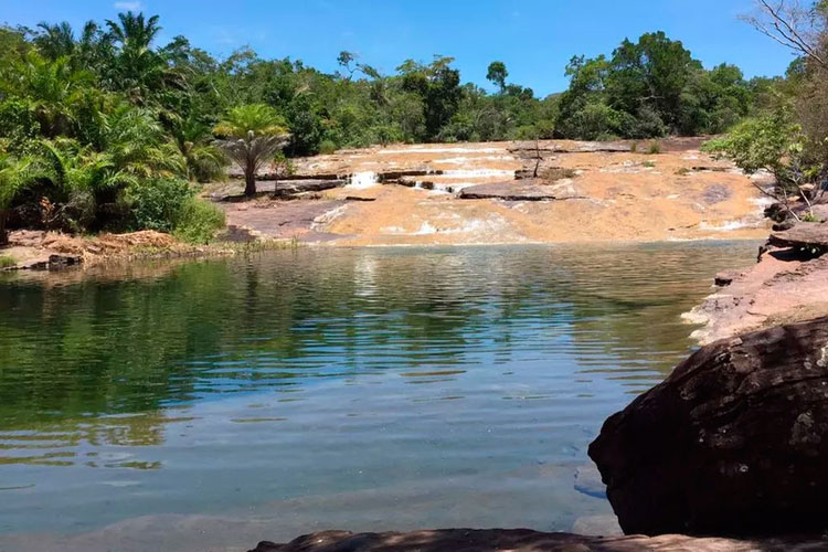 Criança de 9 anos fica sem andar após contrair doença de caramujo em Lençóis, na Chapada Diamantina