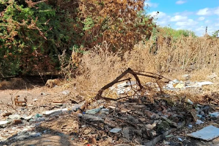 Guanambi: Sonho de cartão postal, Lagoa de João Amaral acumula lixo e foco de insetos
