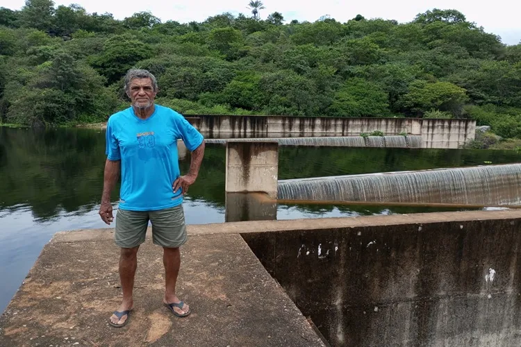 Ex-servidor da Uneb está desaparecido após barco afundar em barragem de Guanambi