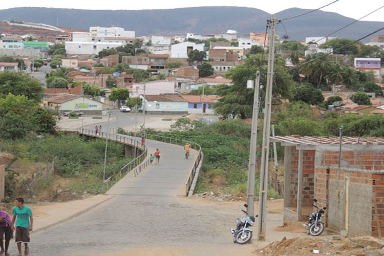 Prefeito autoriza duplicação da ponte que liga os bairros Dr. Juracy e São Jorge em Brumado