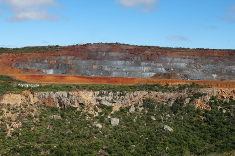 Caetité: Bahia Mineração prevê investimento de R$ 4 bilhões para ampliar capacidade de mina