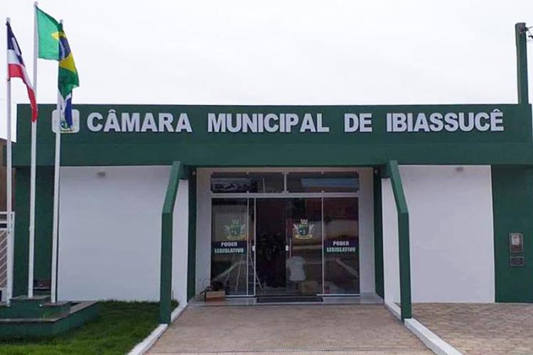 Câmara de Vereadores de Ibiassucê passa a funcionar em sede própria