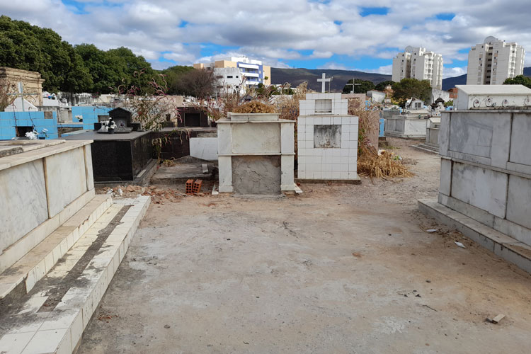 Prefeitura de Brumado desativa Cemitério Senhor do Bonfim por incapacidade estrutural