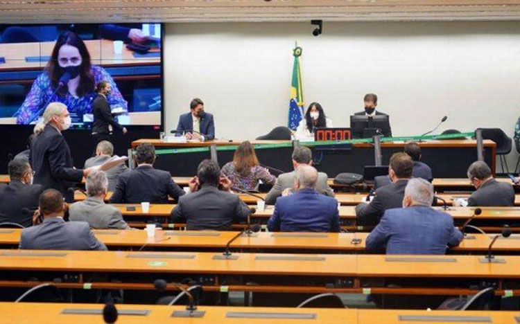 Congresso aprova fundo eleitoral em 2022 de R$ 5,7 bilhões, o triplo das eleições em 2018