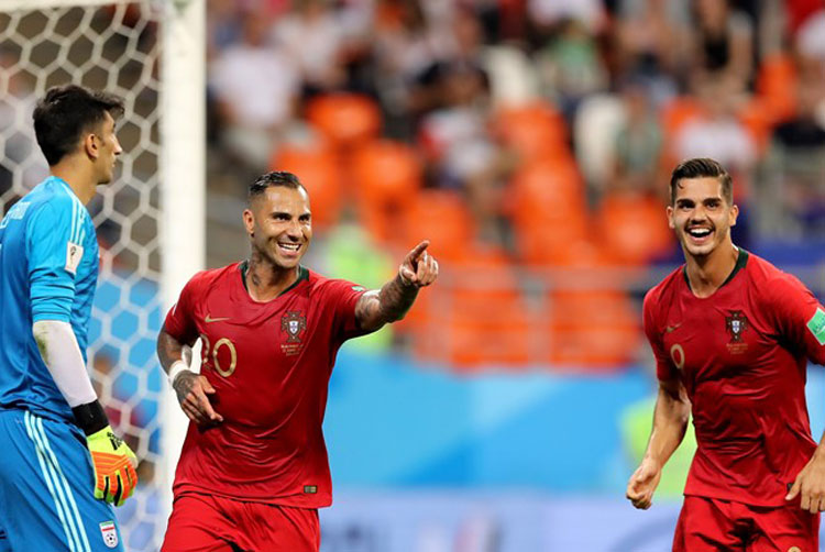 Portugal empata com Irã e perde liderança no fim do jogo