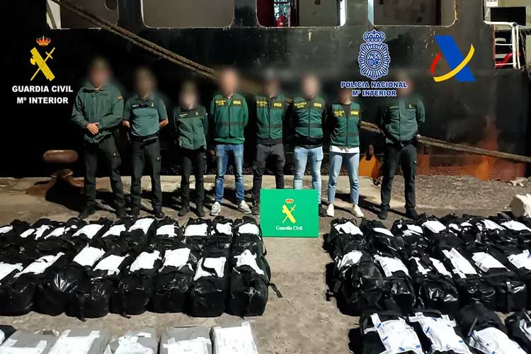 Espanha intercepta navio que saiu de Santos com 4,5 toneladas de cocaína