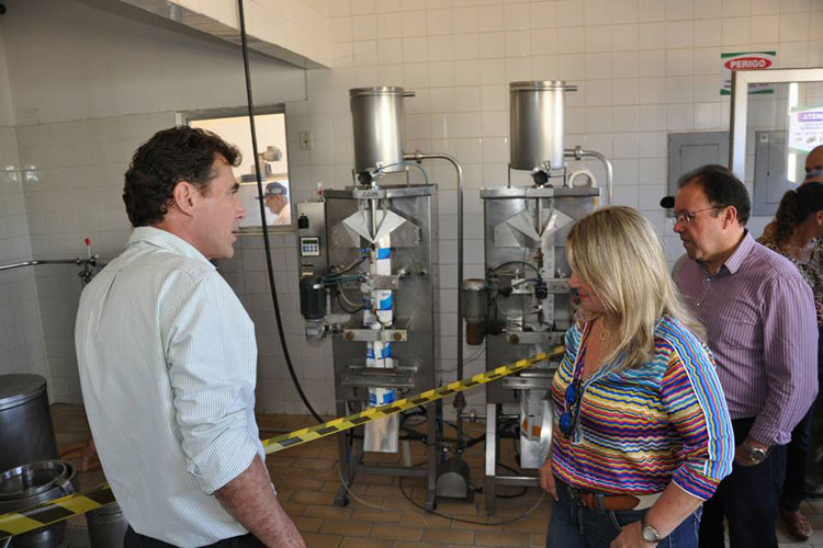 Lagoa Real: Ivana Bastos comemora ampliação da cooperativa de leite