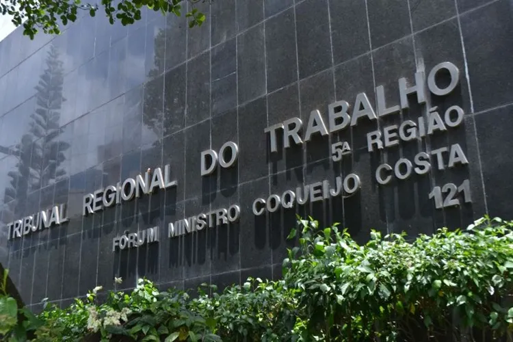 Justa causa é mantida para operador que publicava vídeos humorísticos depreciando empregador