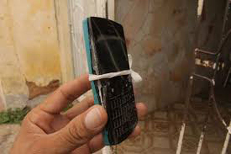 Bombeiro civil alerta comunidade brumadense quanto aos perigos do uso do celular ligado à tomada