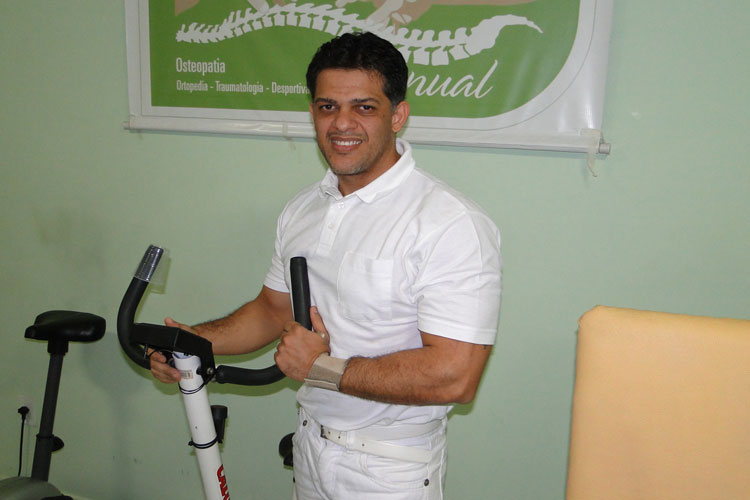 Brumado: Fisioterapeuta Alípio Júnior é picado por escorpião