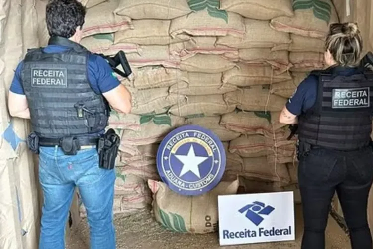1,3 tonelada de cocaína apreendida no Rio de Janeiro é avaliada em R$ 330 milhões
