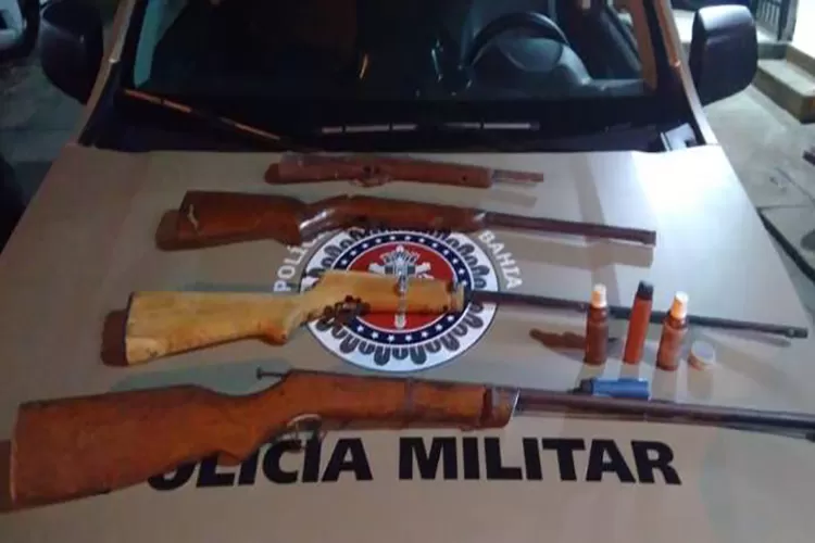 Briga entre pai e filho acaba com quatro armas artesanais apreendidas em Malhada de Pedras