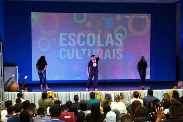 Projeto Escolas Culturais é implantado em Brumado com apresentações artísticas e culturais