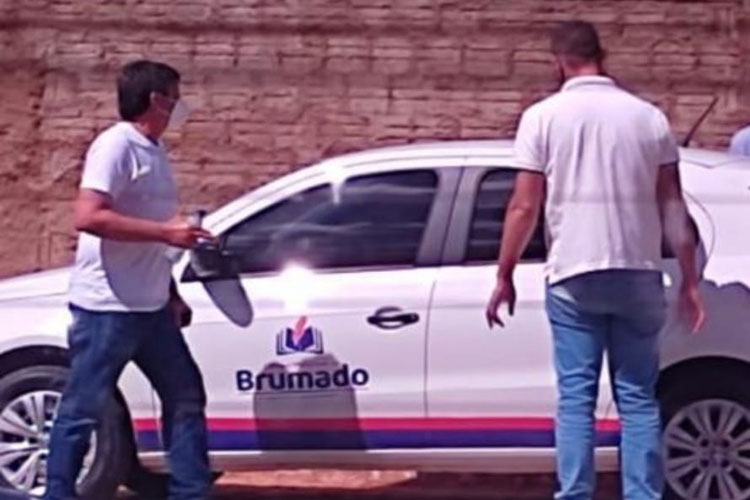 Vereador Nem é flagrado com a Brumalimp participando de licitação com carro da Câmara de Brumado