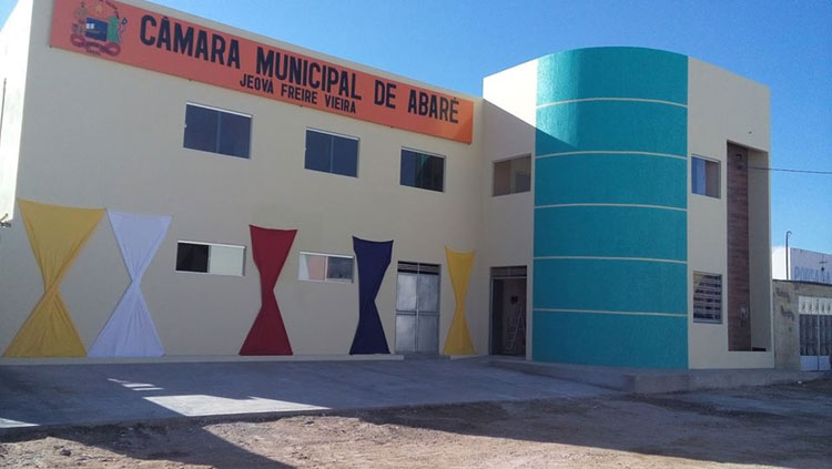 Mandato do prefeito de Abaré é cassado por improbidade administrativa e vice assume