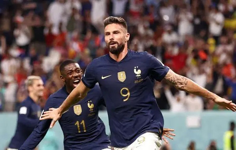 Giroud brilha, faz dois gols e França goleia a Austrália por 4 a 1 em estreia na Copa do Mundo