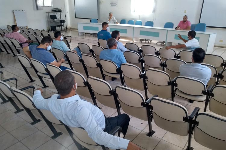 Brumado: Prefeito comemora reabertura do comércio e direciona atenção ao retorno das aulas