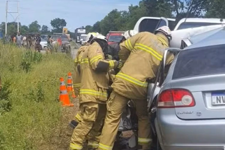 BR-349: Homem morre após colisão frontal com carro em Santa Maria da Vitória