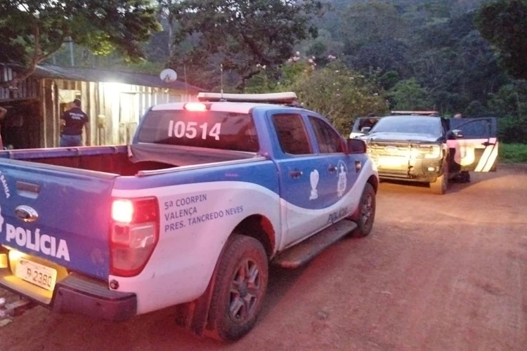 Pai e filho são presos por extorsão mediante sequestro em Ipiaú