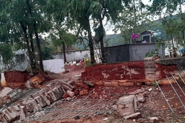 Desabamento em cemitério de Livramento de Nossa Senhora revolta moradores