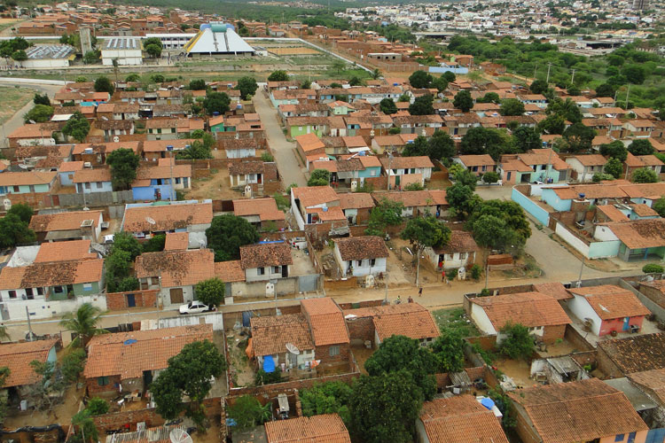 Homem é baleado com cinco tiros no Bairro Urbis II em Brumado