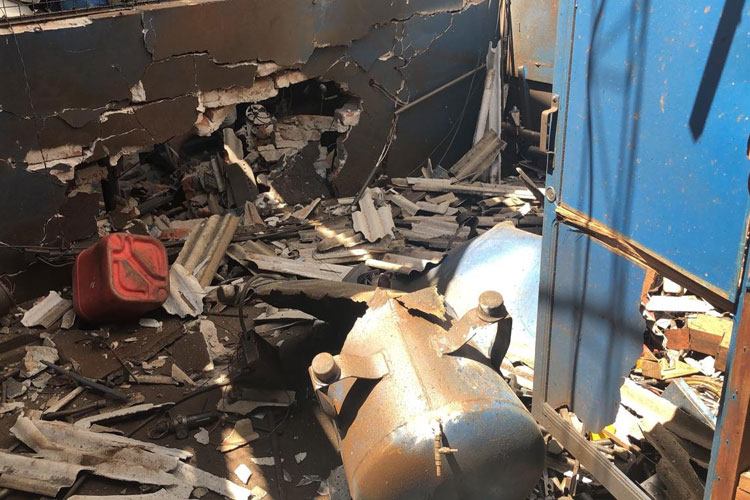 Compressor de ar estoura e destrói oficina mecânica em Brumado