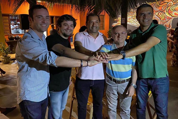 'A união que Brumado precisa', diz Geraldo Azevedo ao postar foto com pré-candidatos da oposição