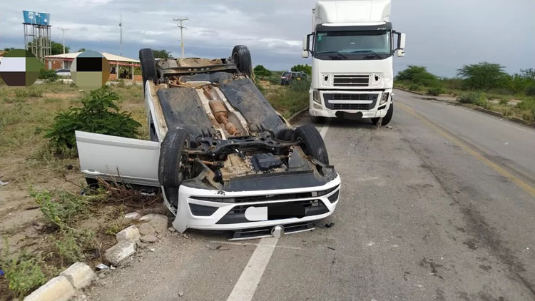 BR-116: Motorista morre após batida entre carro e caminhão em Abaré