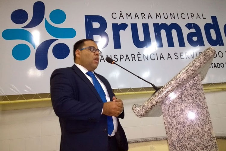 Tanhaçu: Advogado vai ao Legislativo de Brumado chamar a atenção das cobranças exorbitantes da Embasa