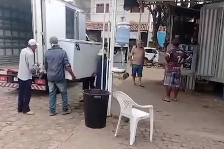 Prefeitura de Rio do Antônio chama a PM e manda demolir trailer de comerciante