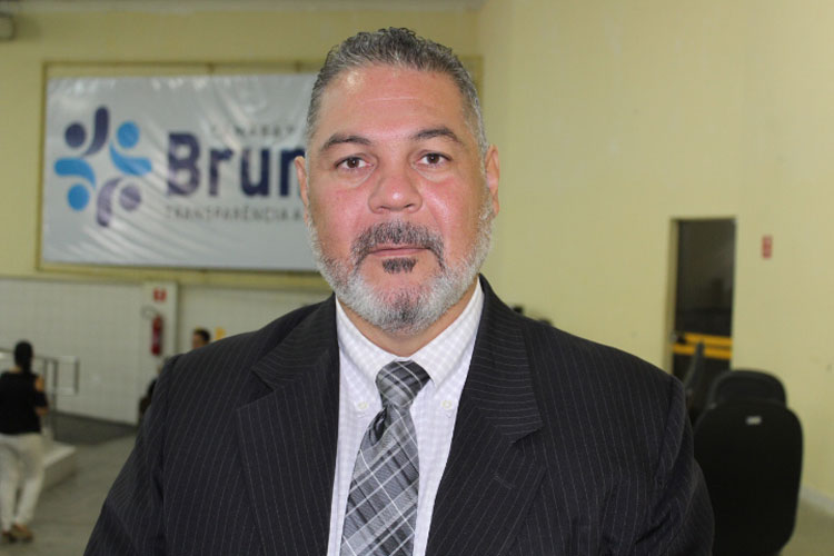 Reeleito presidente da Câmara de Vereadores de Brumado, Léo Vasconcelos faz projeção para o próximo biênio
