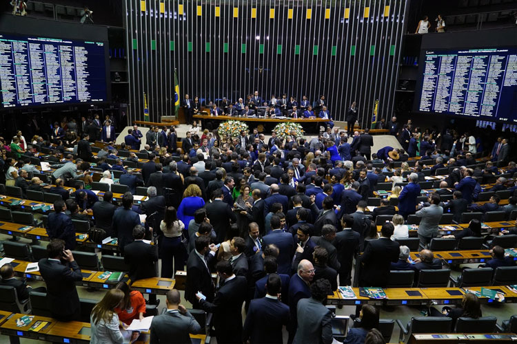 1ª semana de novos deputados federais gerou mais de 600 projetos