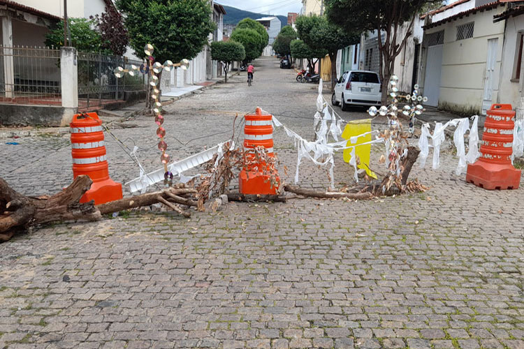 Brumado: Abaixo assinado contra esgotos estourados aciona Ministério Público contra prefeitura e Embasa