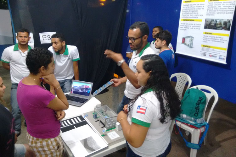 Estudantes desenvolvem projeto de ponto de ônibus sustentável em Jequié