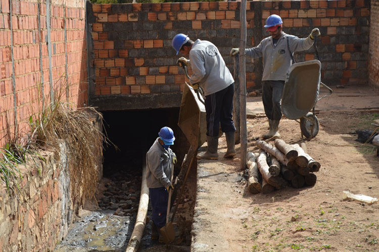 Caetité: Prefeitura realiza obras de canalização e revitalização de rios