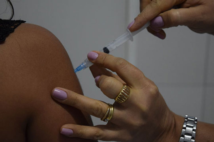 Com aplicação das primeiras doses da Janssen e da Pfizer, Brumado avança na imunização contra o coronavírus