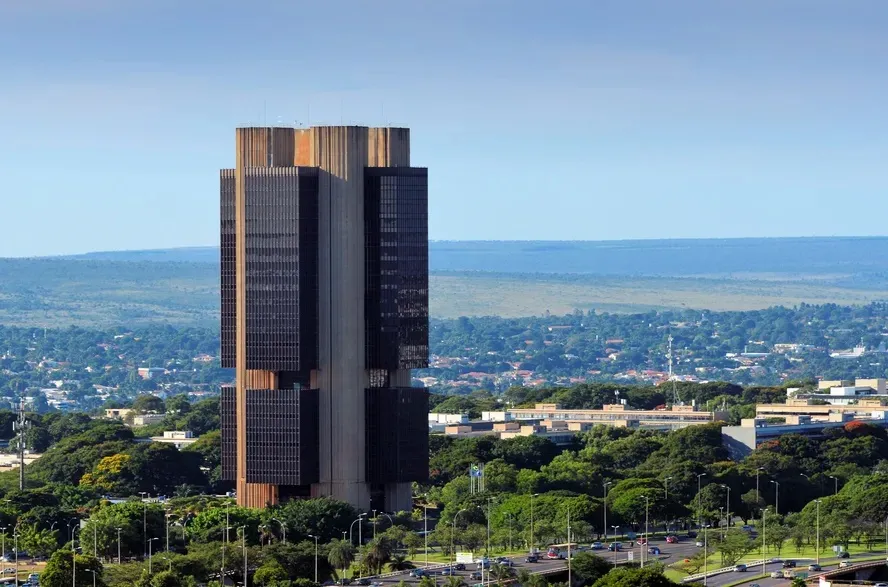 Banco Central corta taxa de juros pela 3ª vez seguida, para 12,25% ao ano