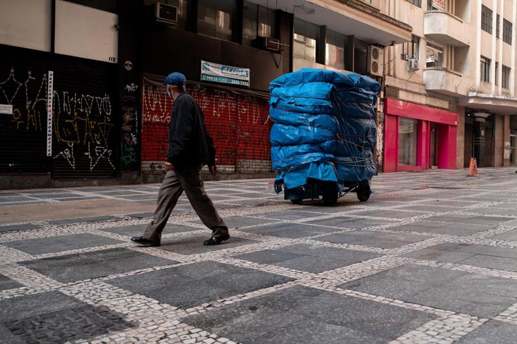 Brasil volta à recessão com queda recorde de 9,7% no PIB do 2º trimestre