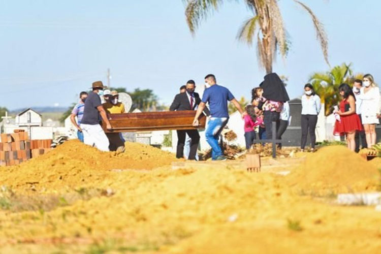 Lázaro Barbosa é sepultado em Goiás sem a presença dos pais
