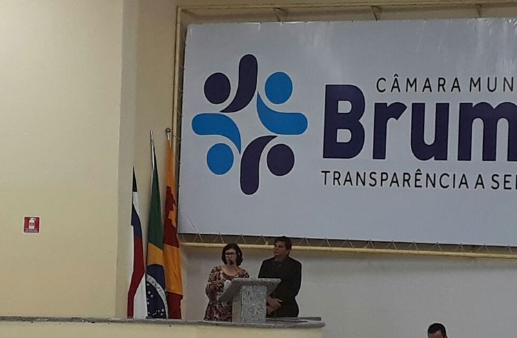 Secretária de Desenvolvimento Social de Brumado esclarece projetos na Câmara Municipal